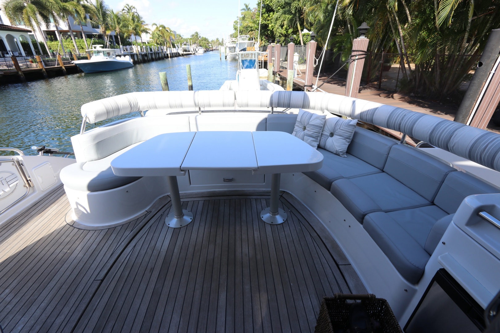 2005 Neptunus 56 Express - Image 10