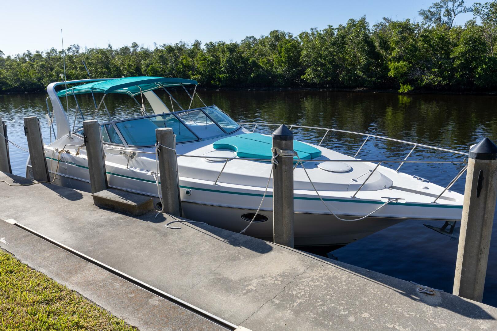 1995 Cruisers ESPRIT 3570 - Image 3