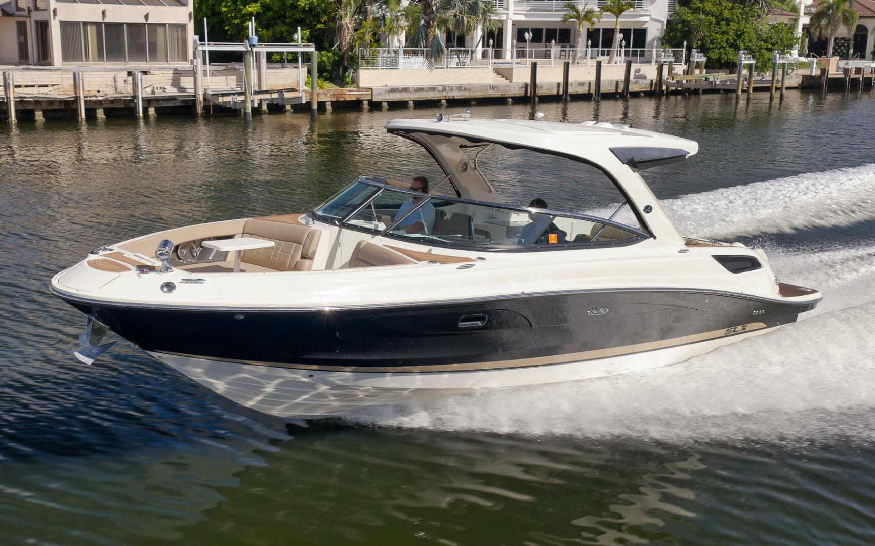 2016 Sea Ray 350 SLX - Image 4