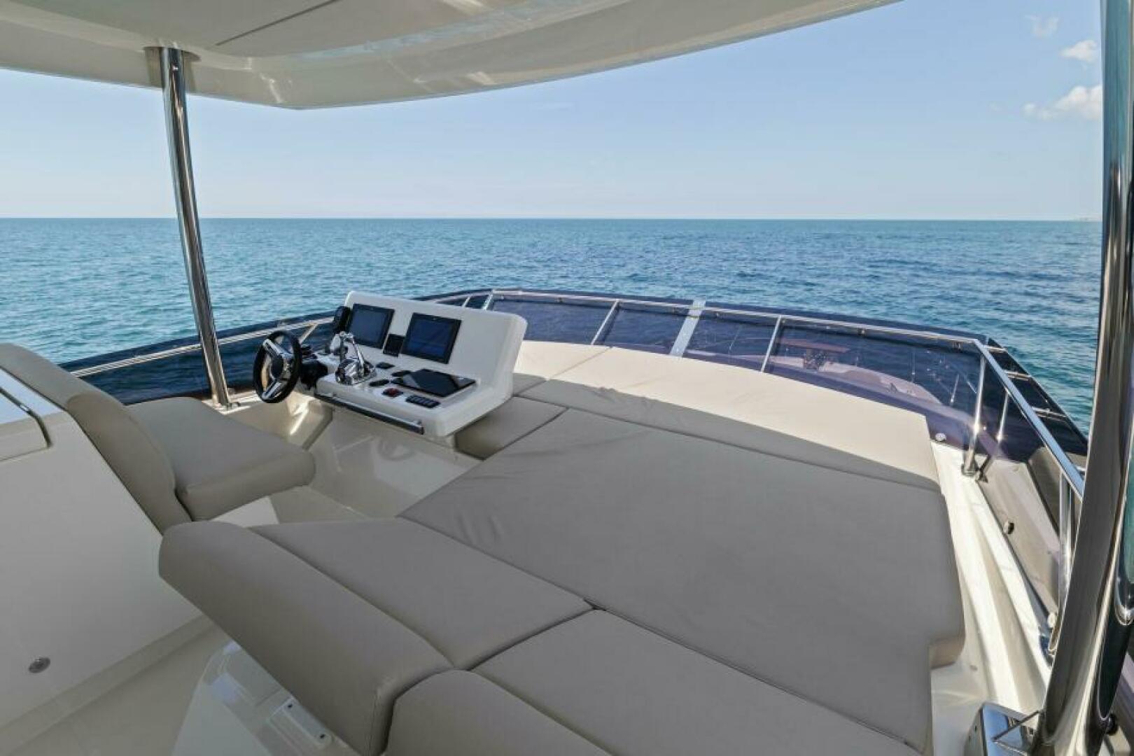2022 Prestige 590 Flybridge - Image 4