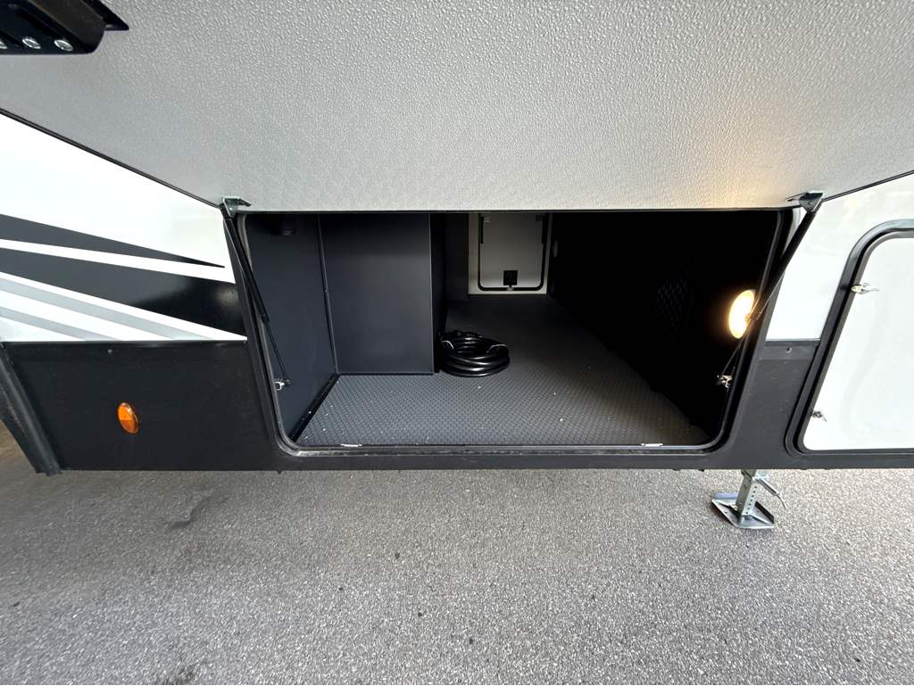 2026 VENTURE RV SPORTTREK 365VFL - Image 5