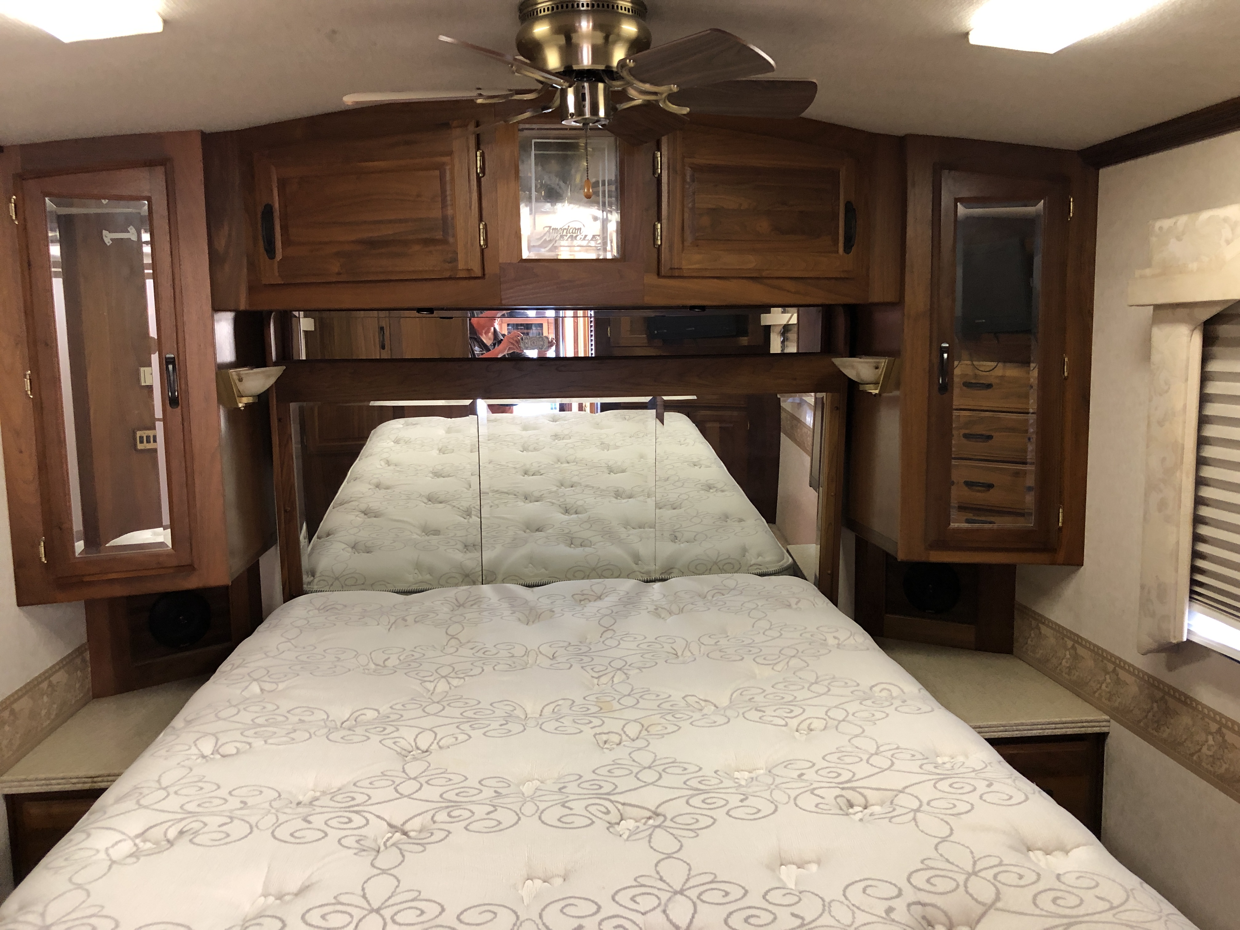 1999 Fleetwood American Eagle 40EVS - Image 27