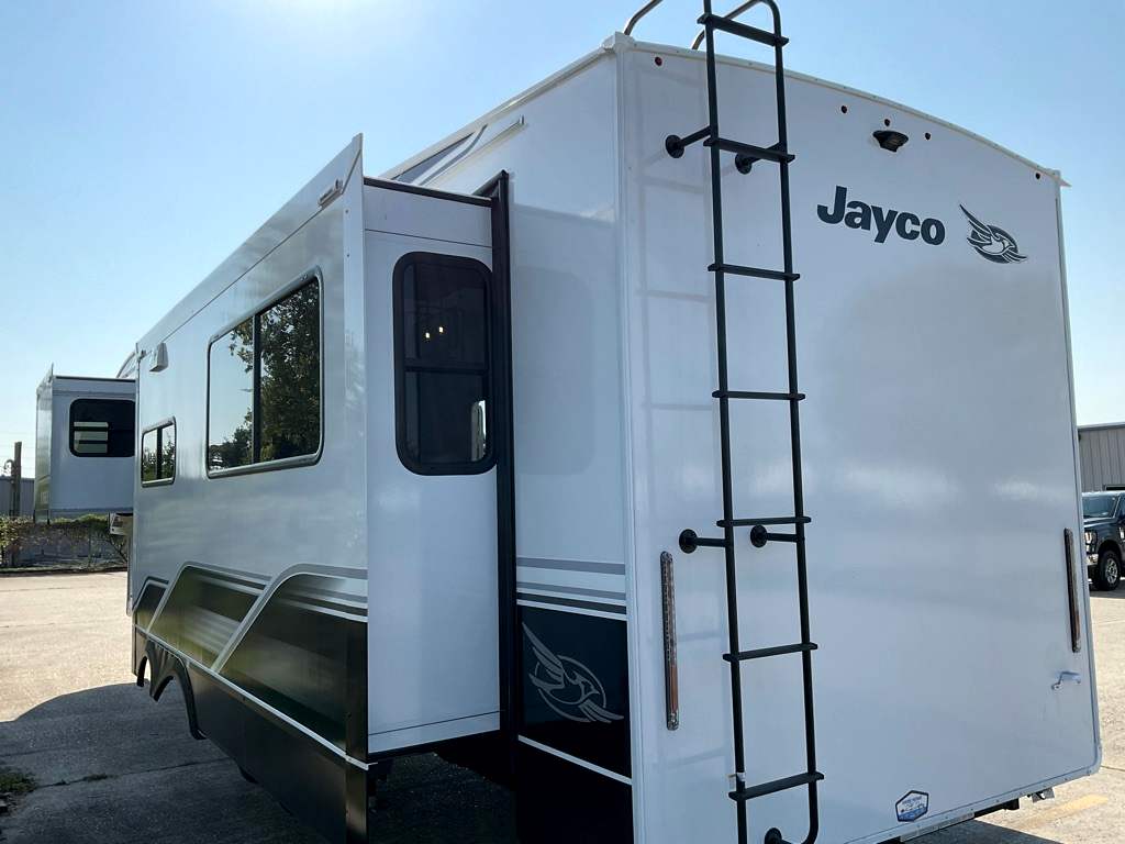 2026 JAYCO Eagle 335 LSTS - Image 7