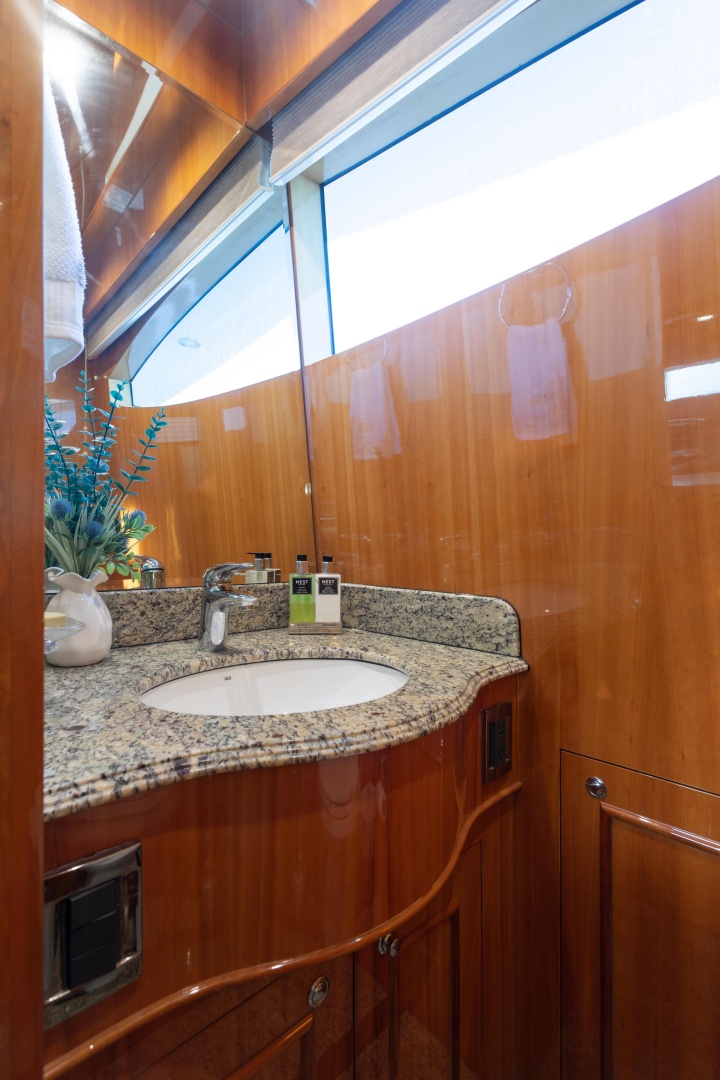 2007 Horizon Elegance 82 - Image 13