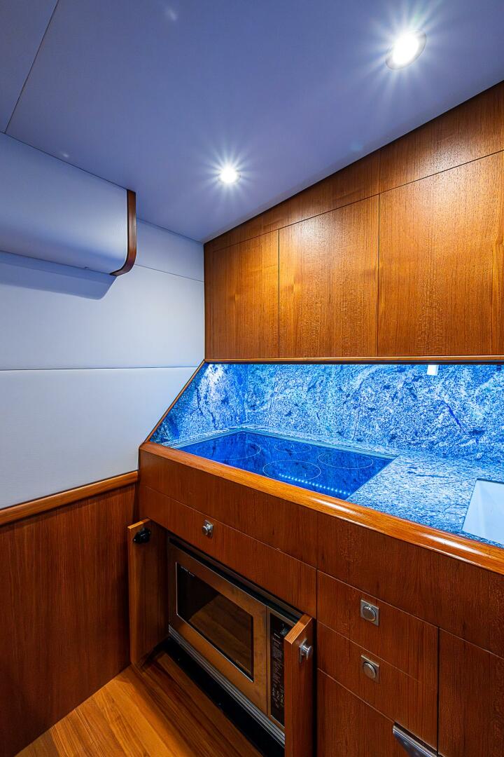 2017 F&S Cusotm Express Sportfish - Image 56