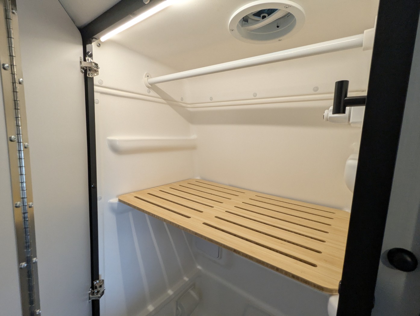 2027 Winnebago Revel Sport 44N - Image 21
