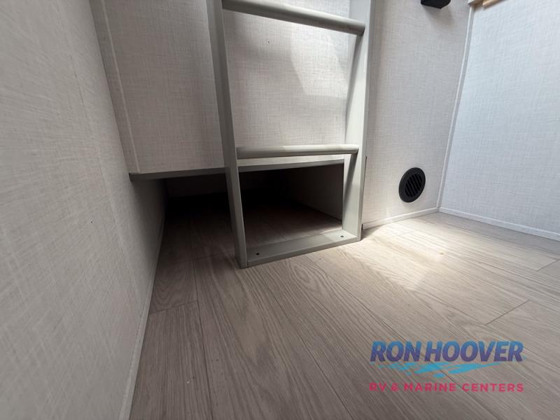 2025 COACHMEN 282DORM - Image 13