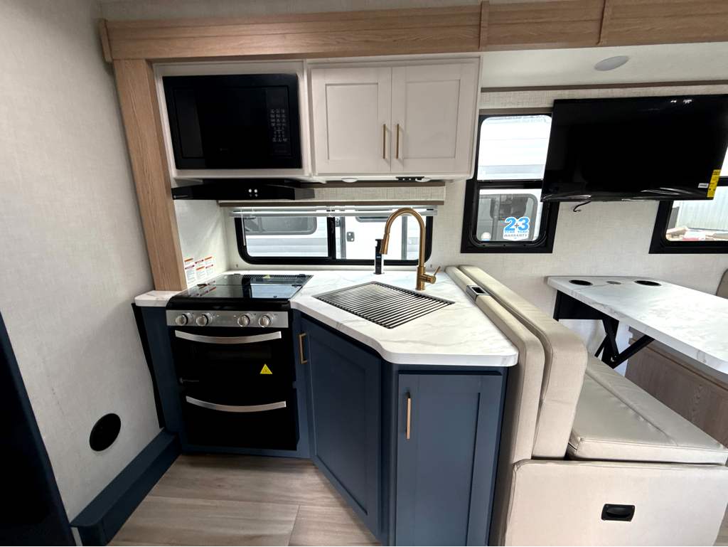 2027 THOR MOTOR COACH MAGNITUDE GA28 - Image 16