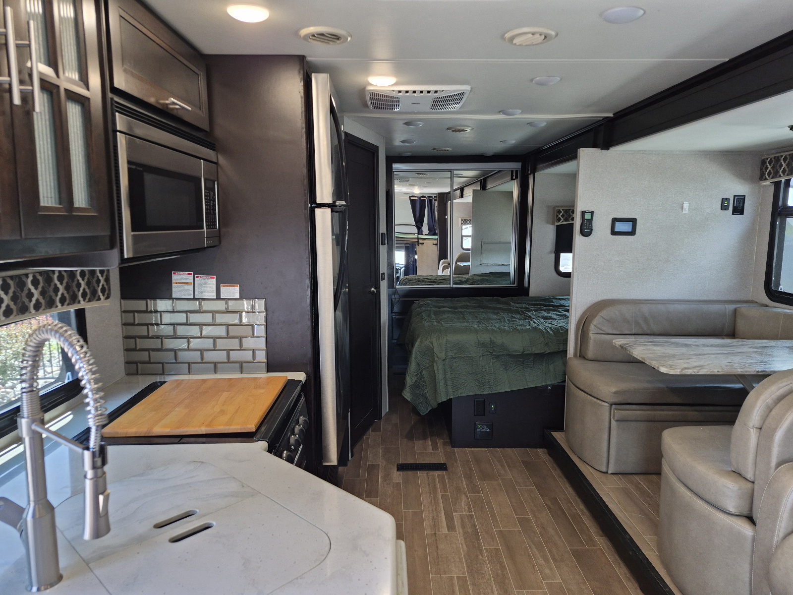 2018 DYNAMAX ISATA 5 30FWD - Image 7