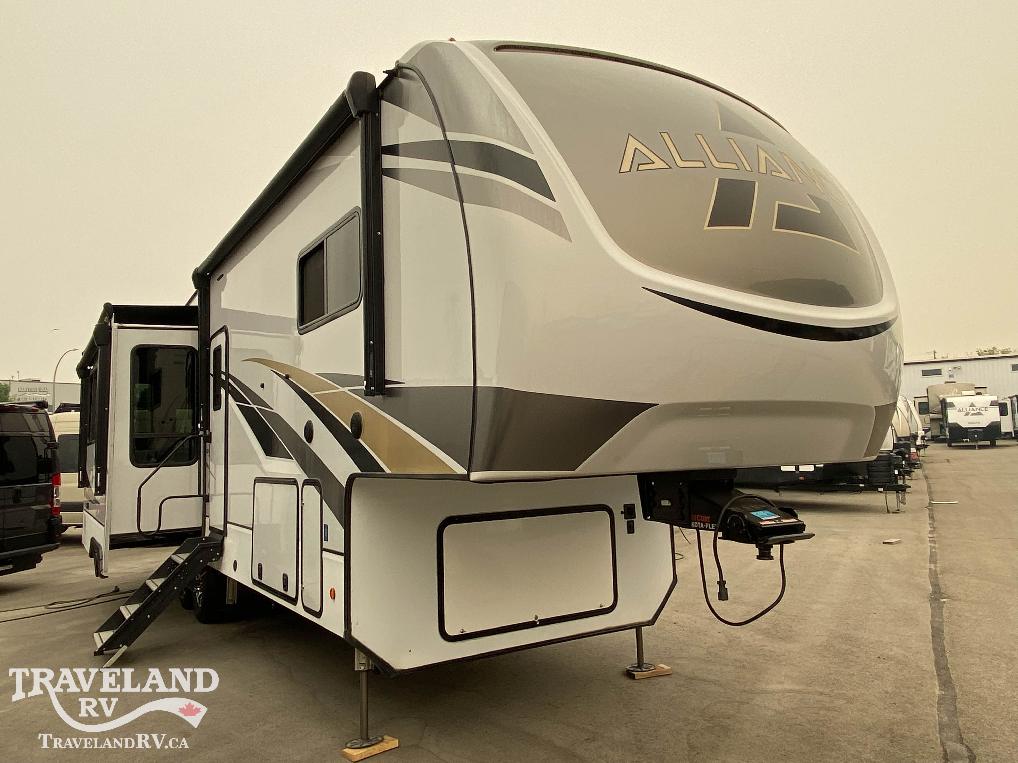 2022 Alliance RV Paradigm 310RL - Image 1