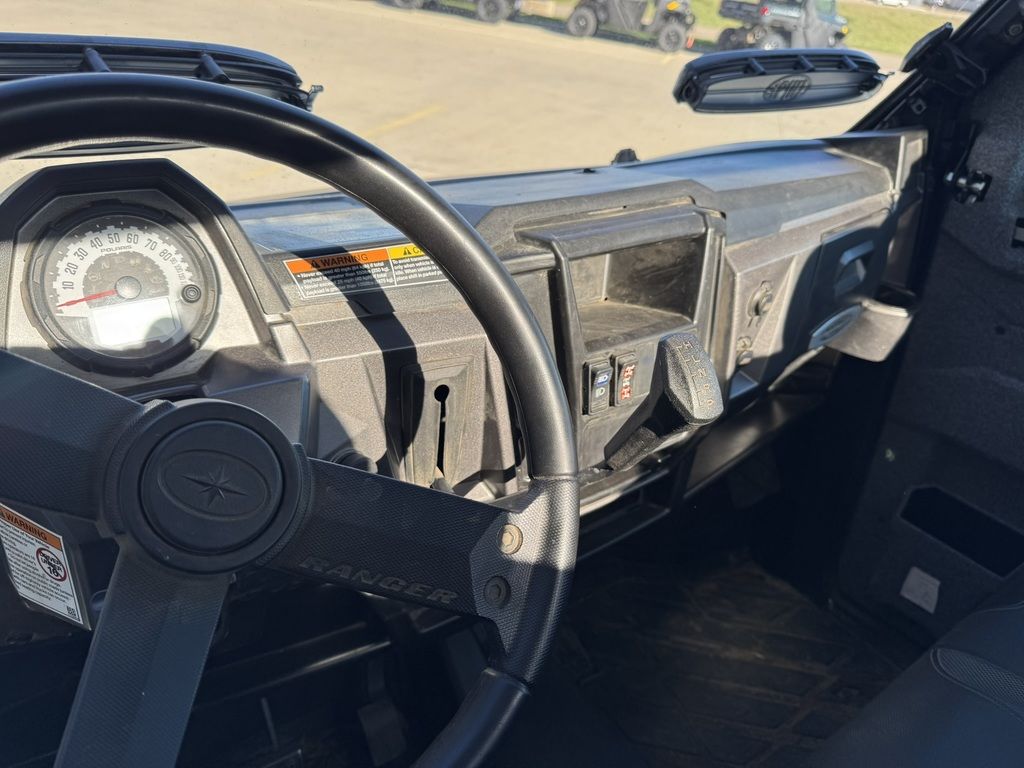 2014 Polaris® Ranger® XP 900 EPS Titanium Matte Metallic LE - Image 17
