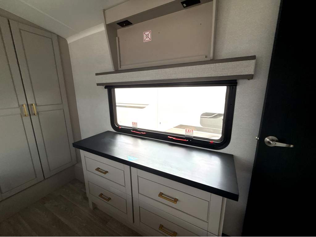 2027 JAYCO NORTH POINT 381CKRE - Image 23
