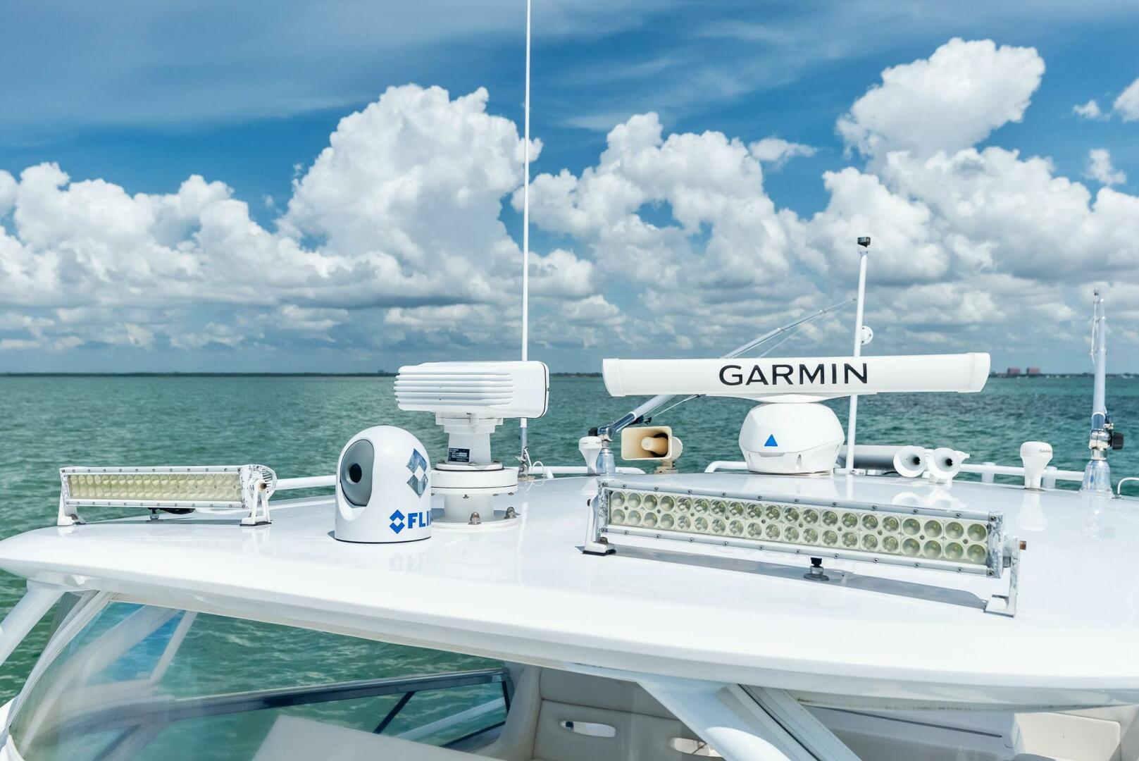 2018 Intrepid 430 Sport Yacht - Image 16