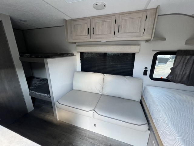2024 Coachmen Catalina Summit Series 7 164BHX - Image 24
