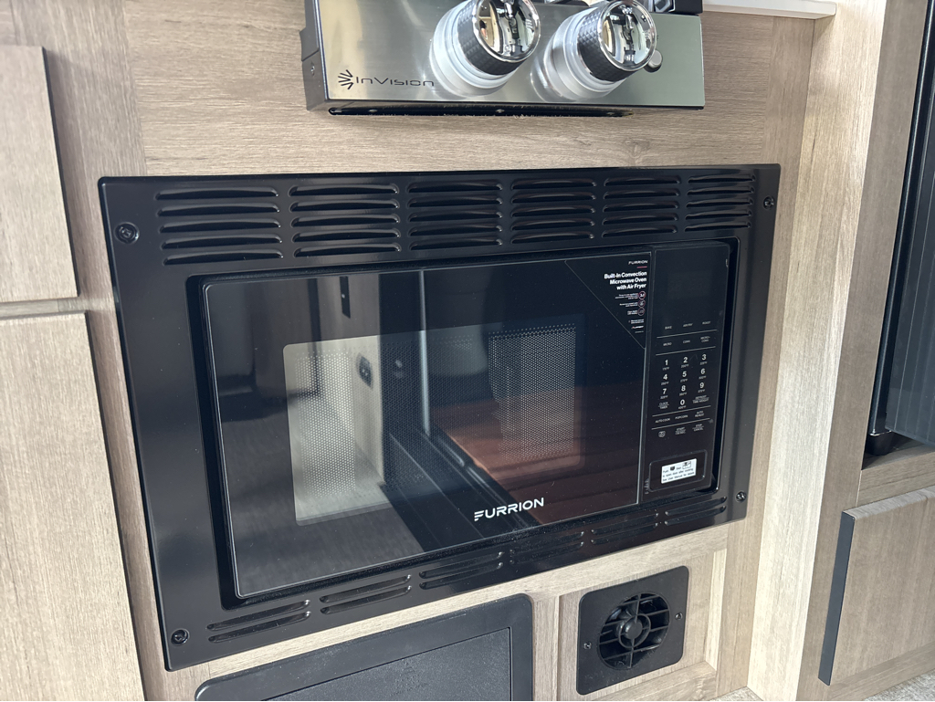 2026 Grand Design Lineage Series M 25TK - Image 16