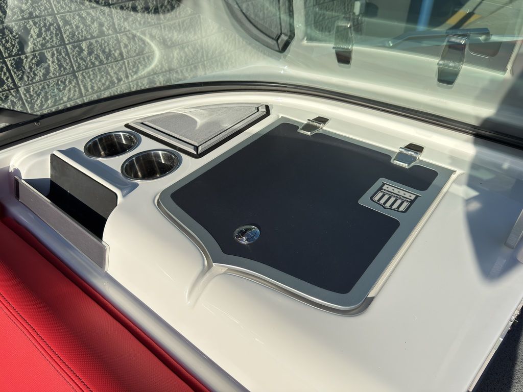 2019 MasterCraft XT22 - Image 41