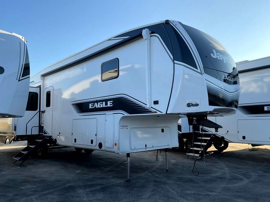 2026 JAYCO Eagle 335 LSTS - Image 6