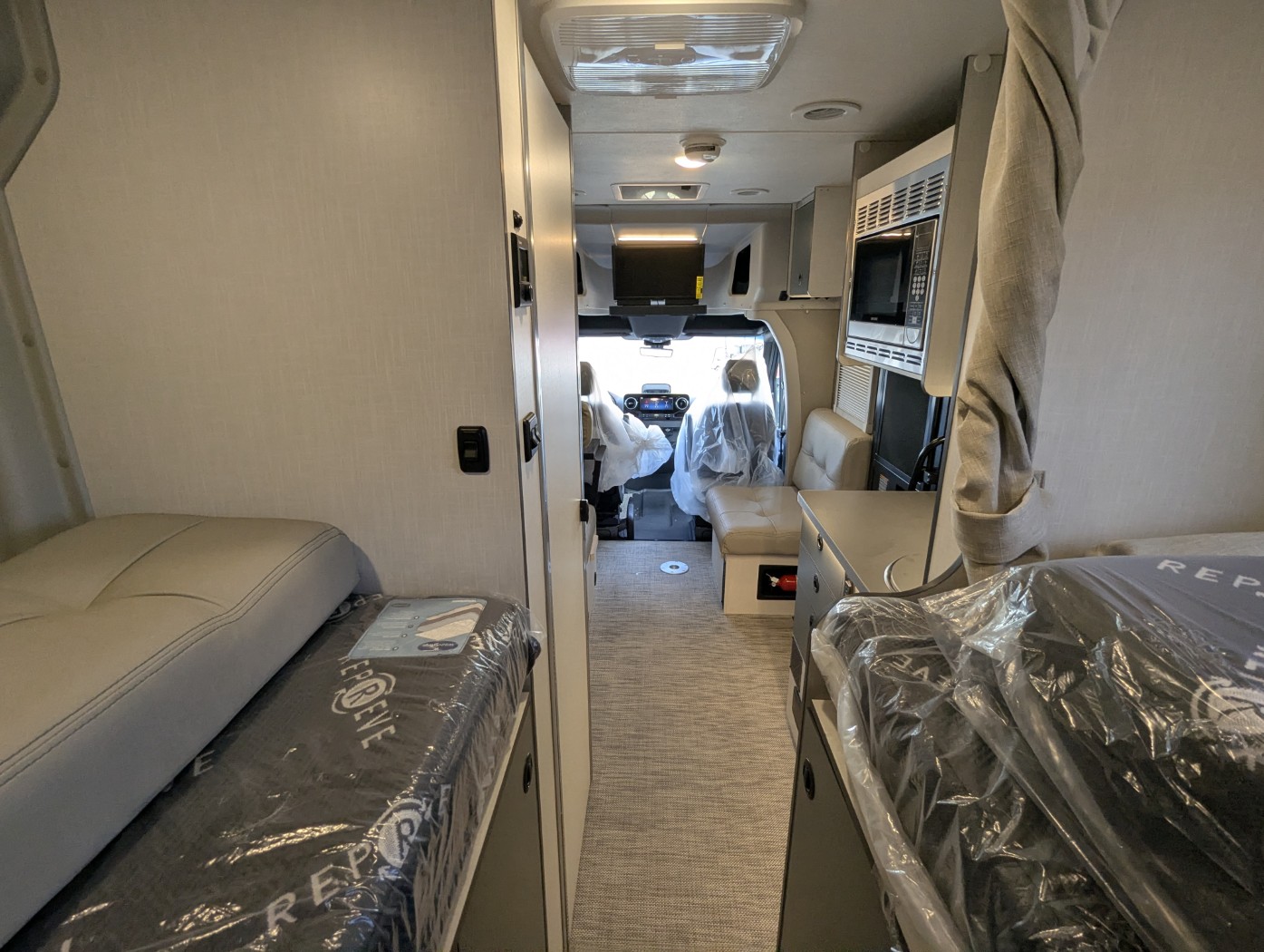 2026 Winnebago EKKO Sprinter 23B AWD - ATH EDITION - Image 27