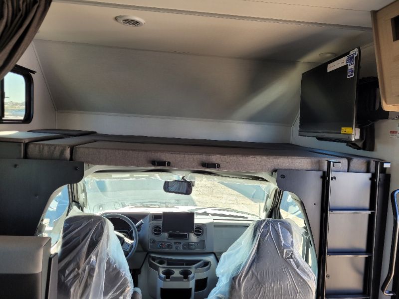2026 Forest River Sunseeker 2500TSF - Image 6