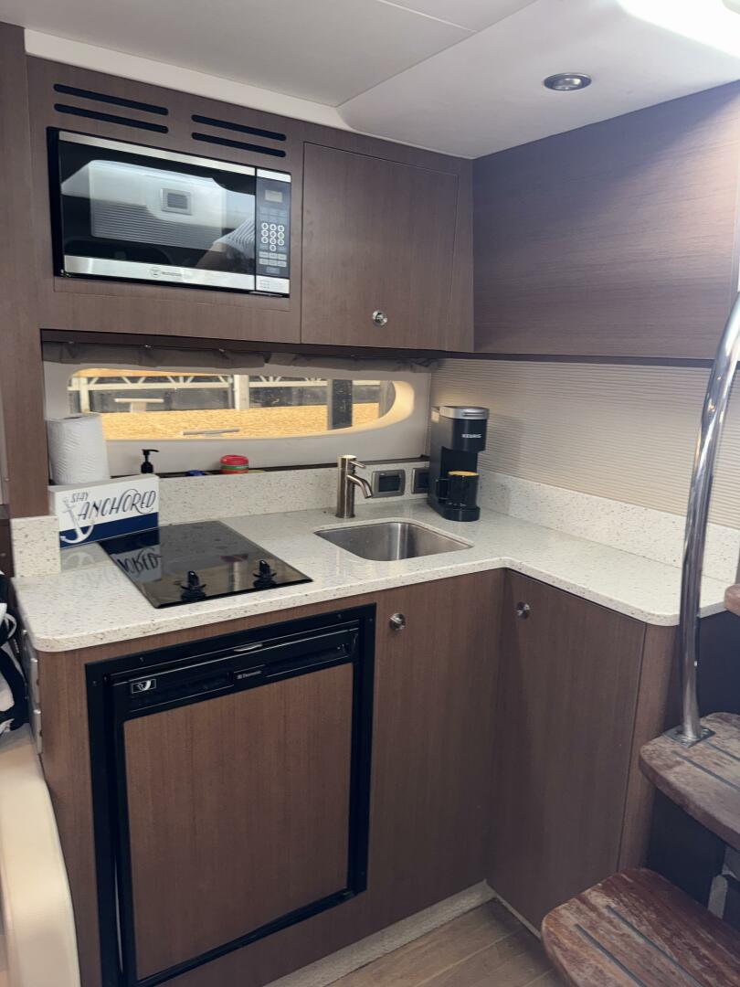 2016 Sea Ray Sundancer 350 - Image 107