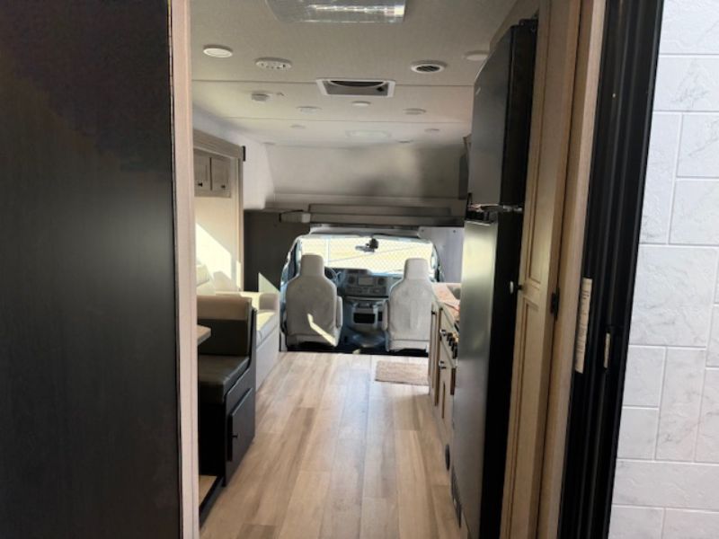 2026 Forest River Sunseeker LE 2850SLEF - Image 13