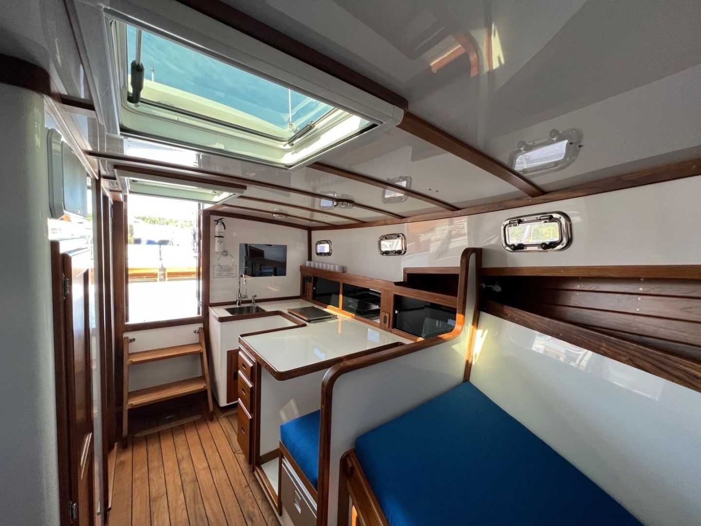 2022 Ellis 36 Express Cruiser - Image 25