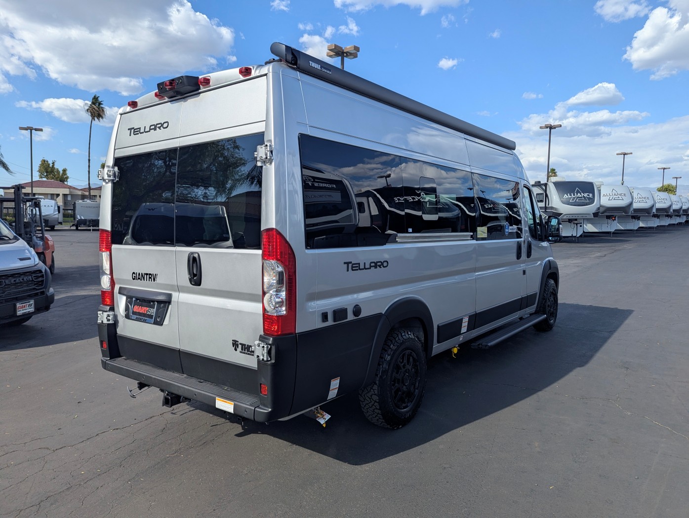 2027 Thor Motor Coach Tellaro 20L - Image 6