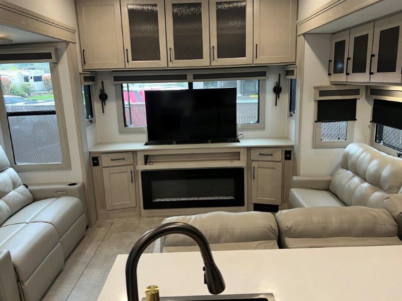 2025 Grand Design Solitude 388MBS - Image 4