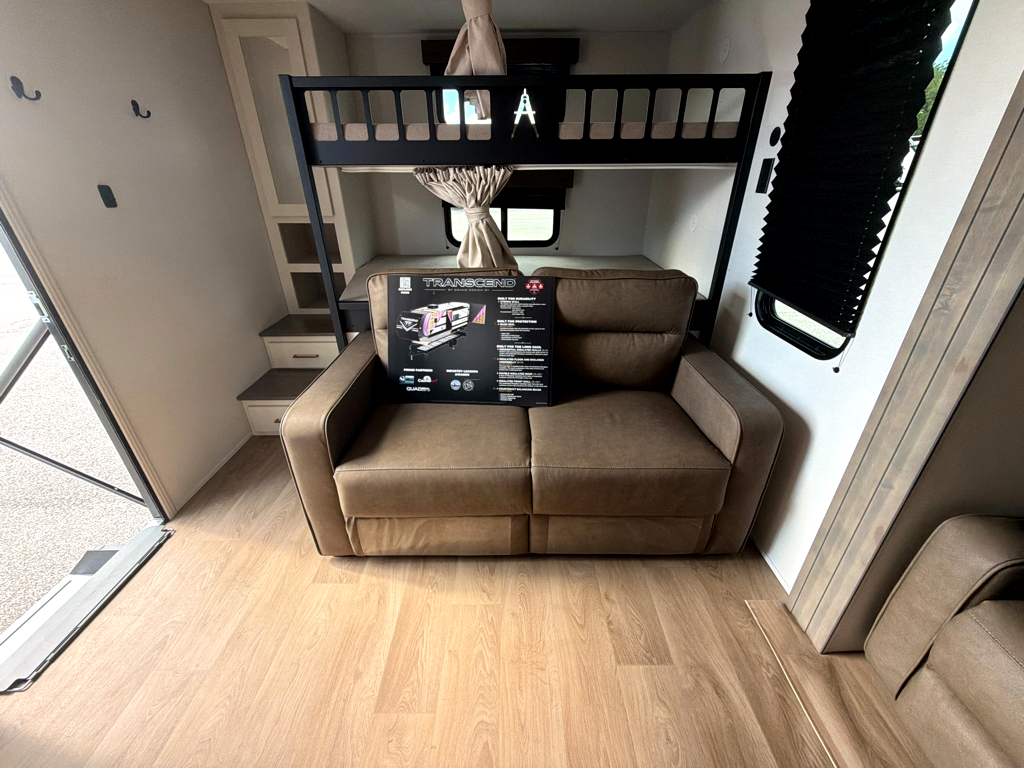 2027 GRAND DESIGN TRANSCEND 265BHT - Image 21