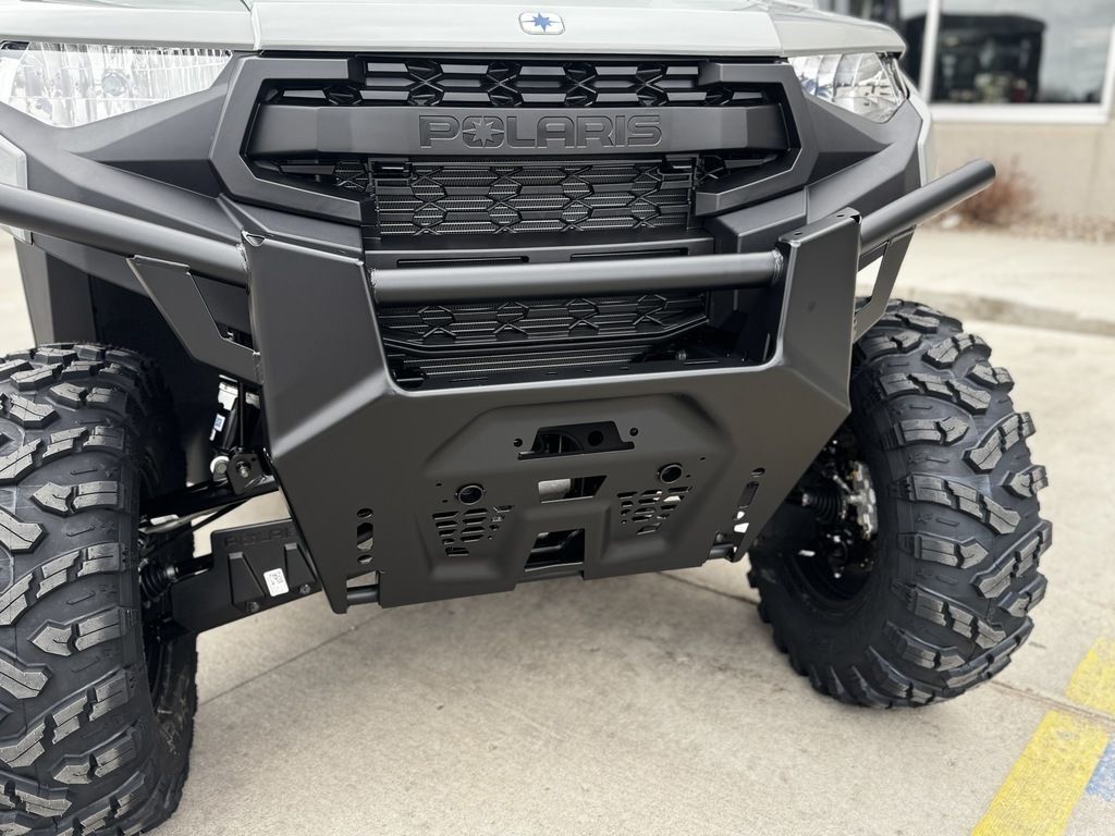2027 Polaris® Ranger Crew XP 1000 Cab - Heat - A/C - Image 19