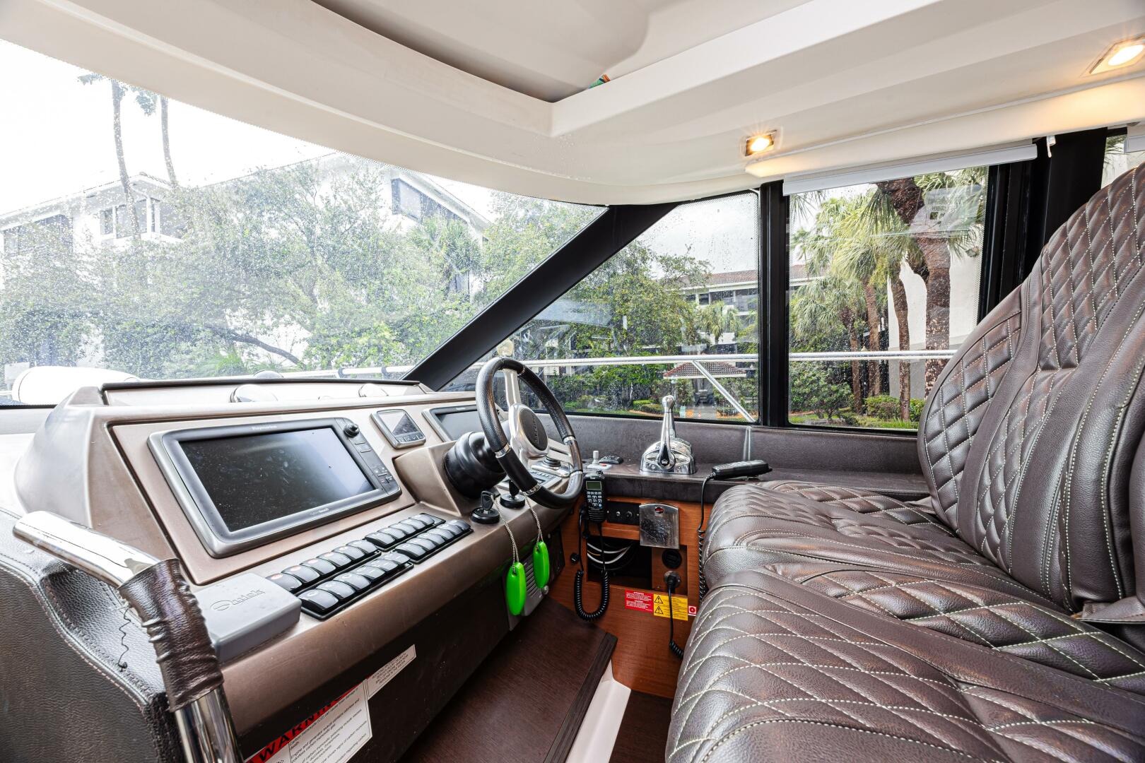 2013 Prestige 550S - Image 16