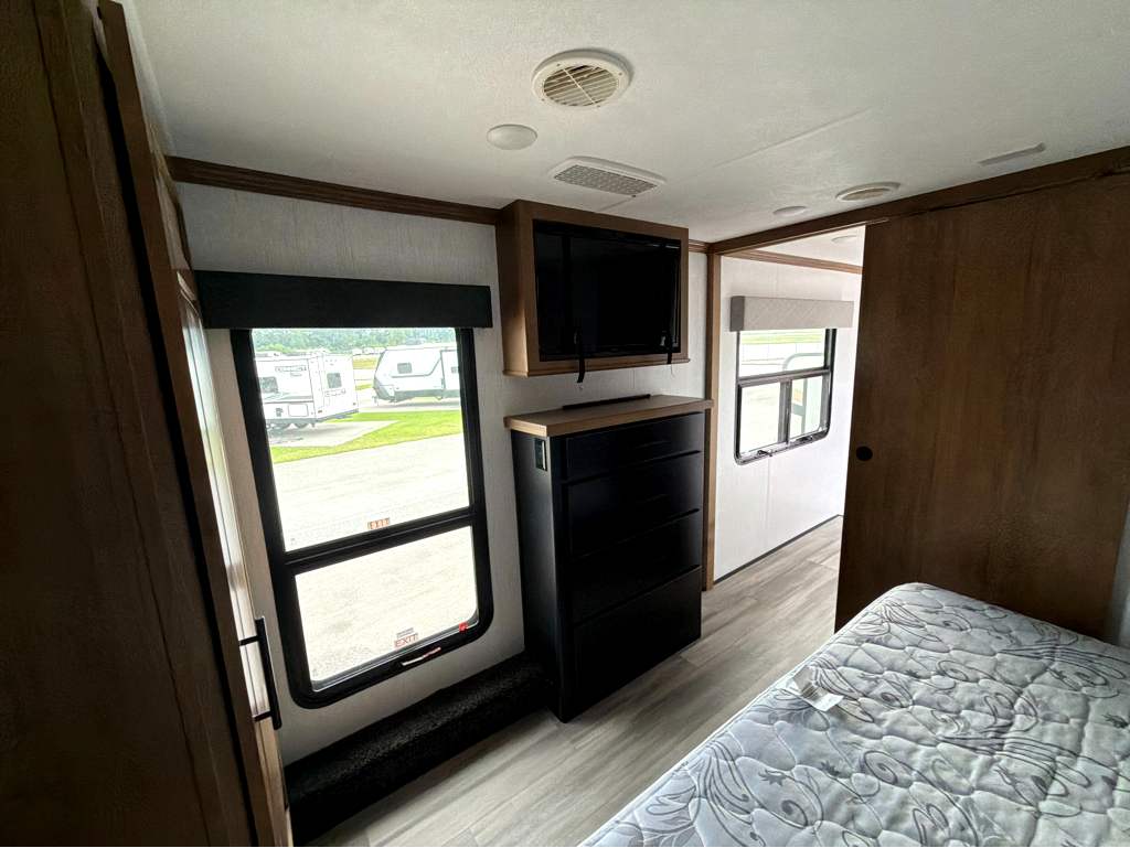 2021 HEARTLAND BIGHORN 3300DL - Image 29