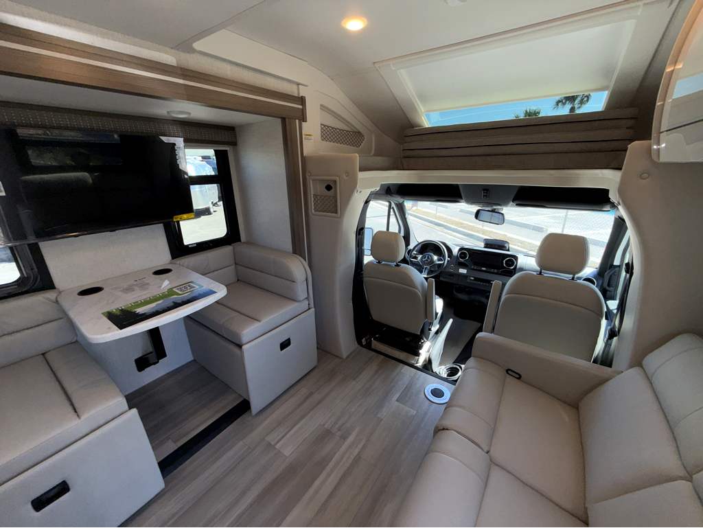 2026 THOR MOTOR COACH TIBURON 24RW - Image 13