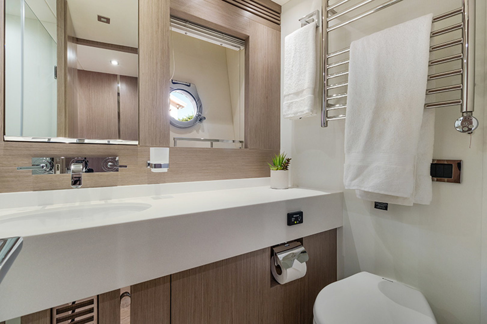 2015 Sunseeker Sport Yacht 68 - Image 17