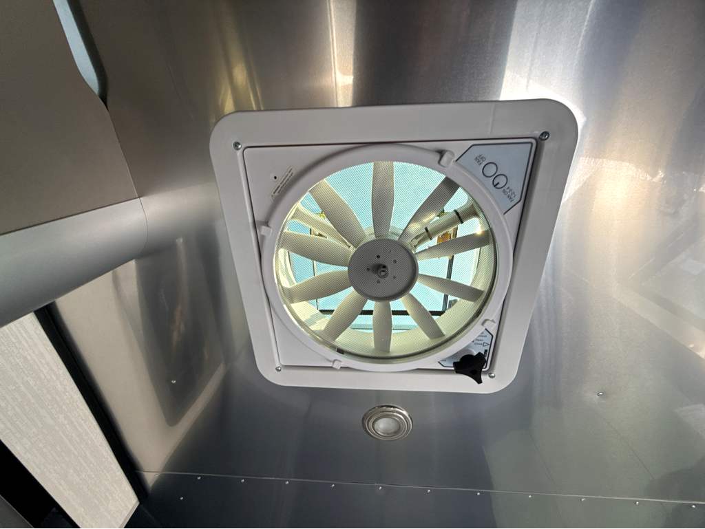 2026 AIRSTREAM Basecamp 20XE - Image 27