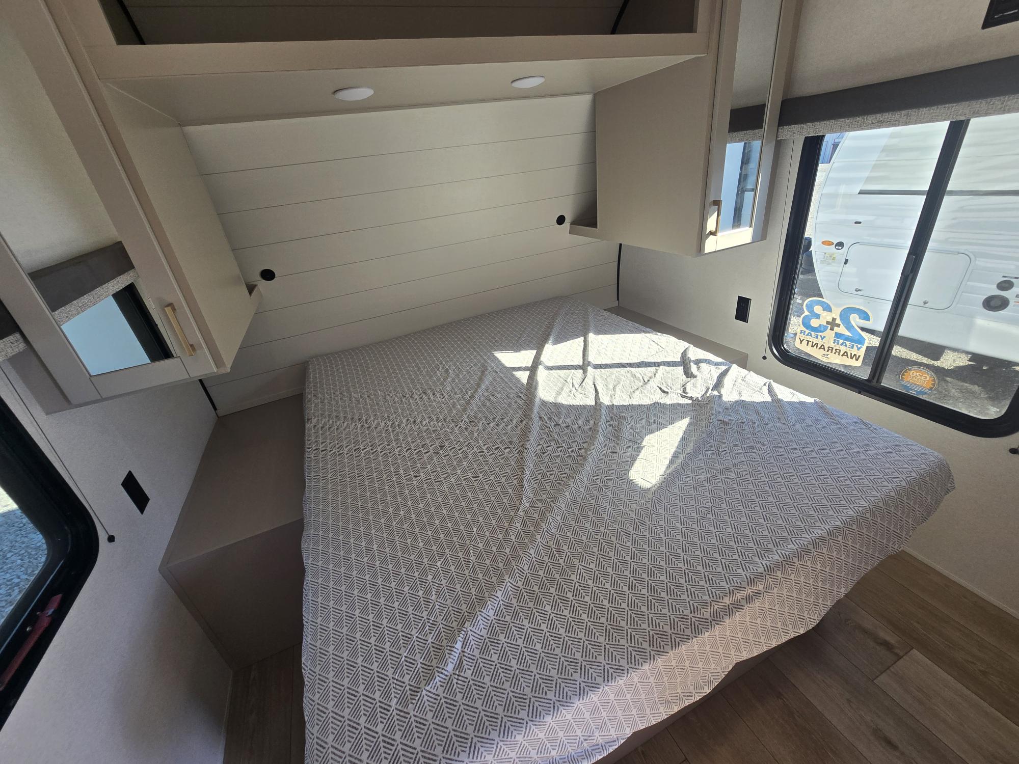 2027 JAYCO JAY FLIGHT 380DQS - Image 30