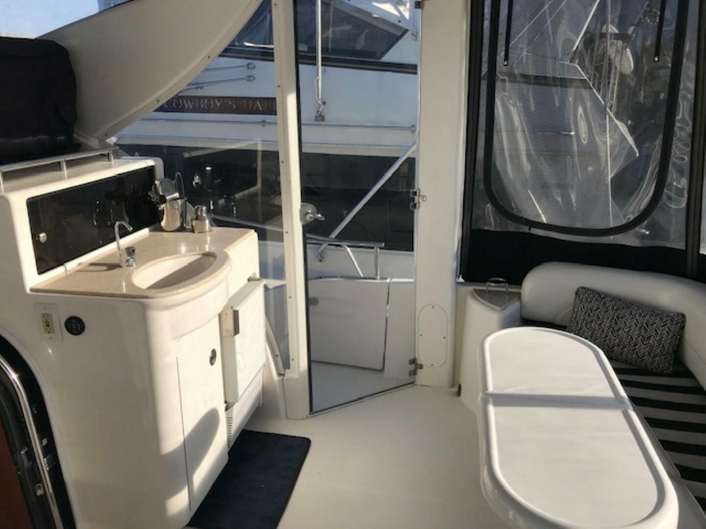 2004 Meridian 459 Motoryacht - Image 9