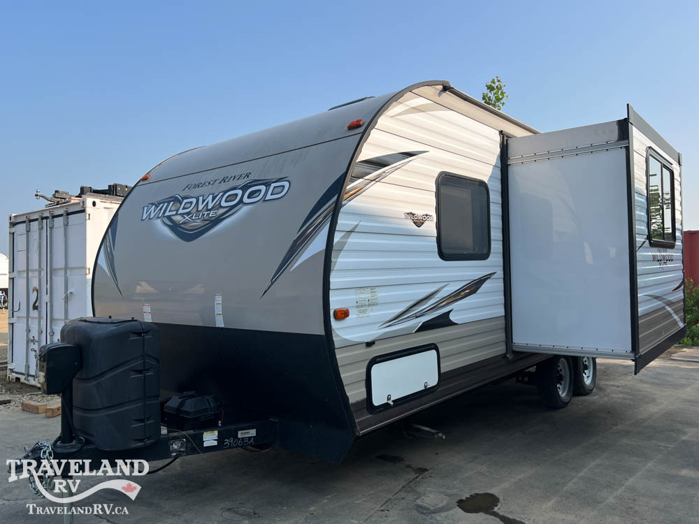 2018 Forest River Wildwood X-Lite West 210RBXL - Image 5