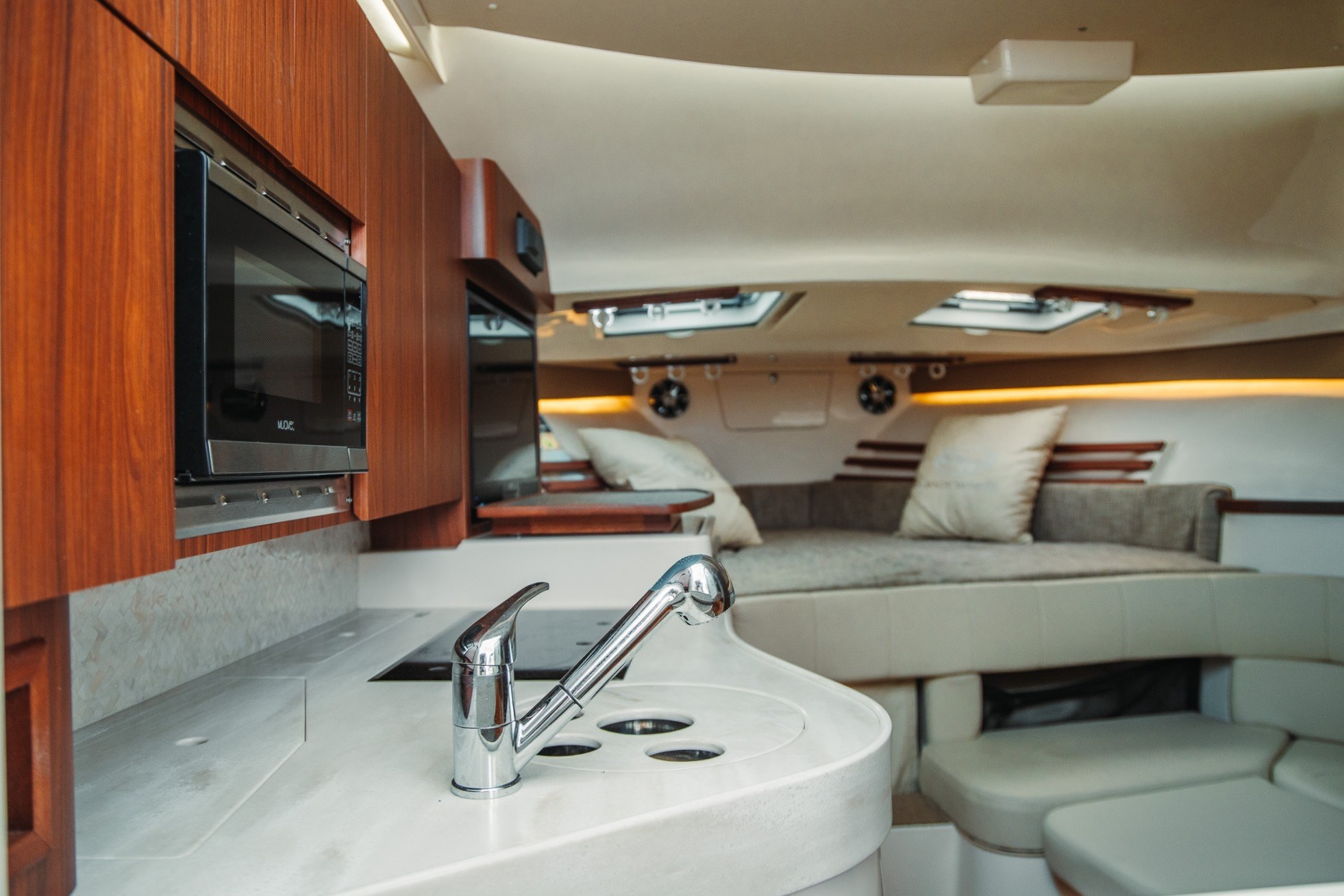 2020 Grady-White Express 330 - Image 19