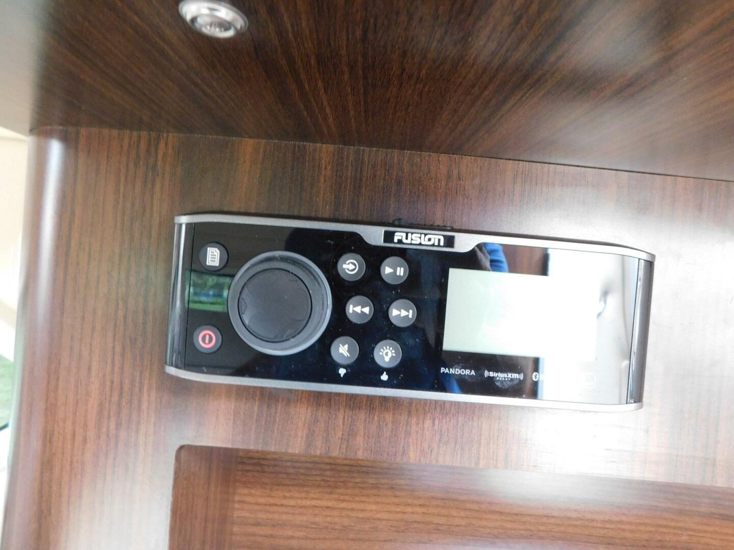 2018 Regal 26 Express Base - Image 18
