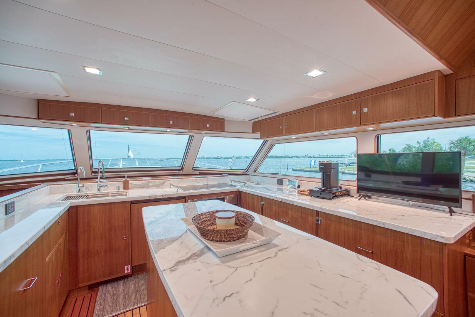 2023 Marlow Explorer 70E-CB - Image 12