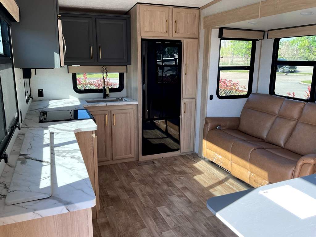2025 KZ RIDGEWAY 27RK - Image 5
