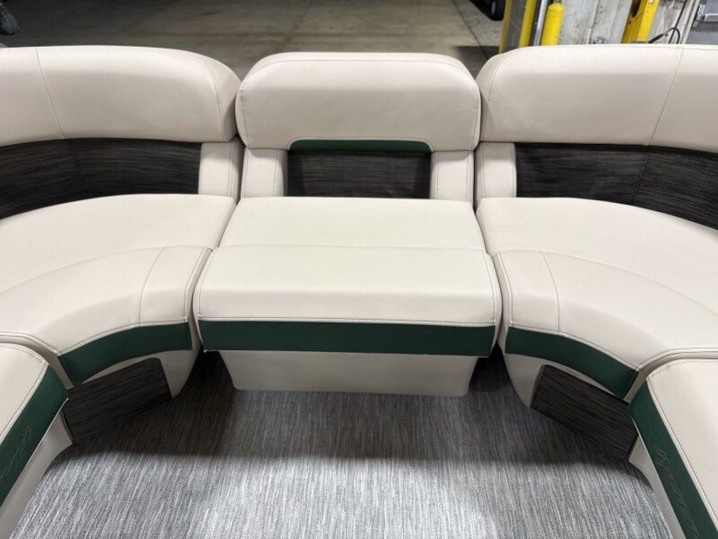 2026 Bennington 24MCSB Carbon Fiber Arch Tritoon Pontoon - Image 15