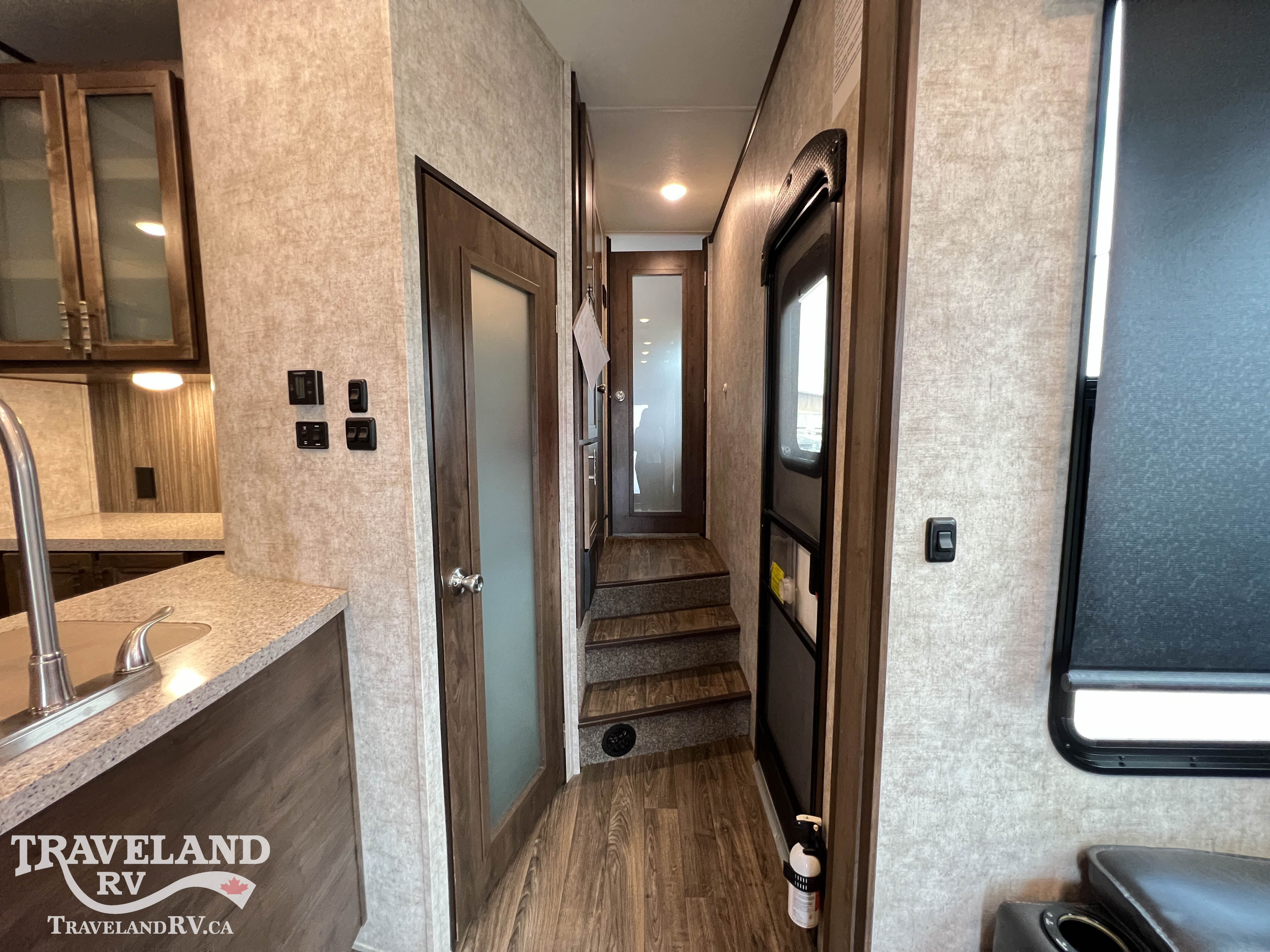 2019 Highland Ridge Highlander HF350H - Image 12