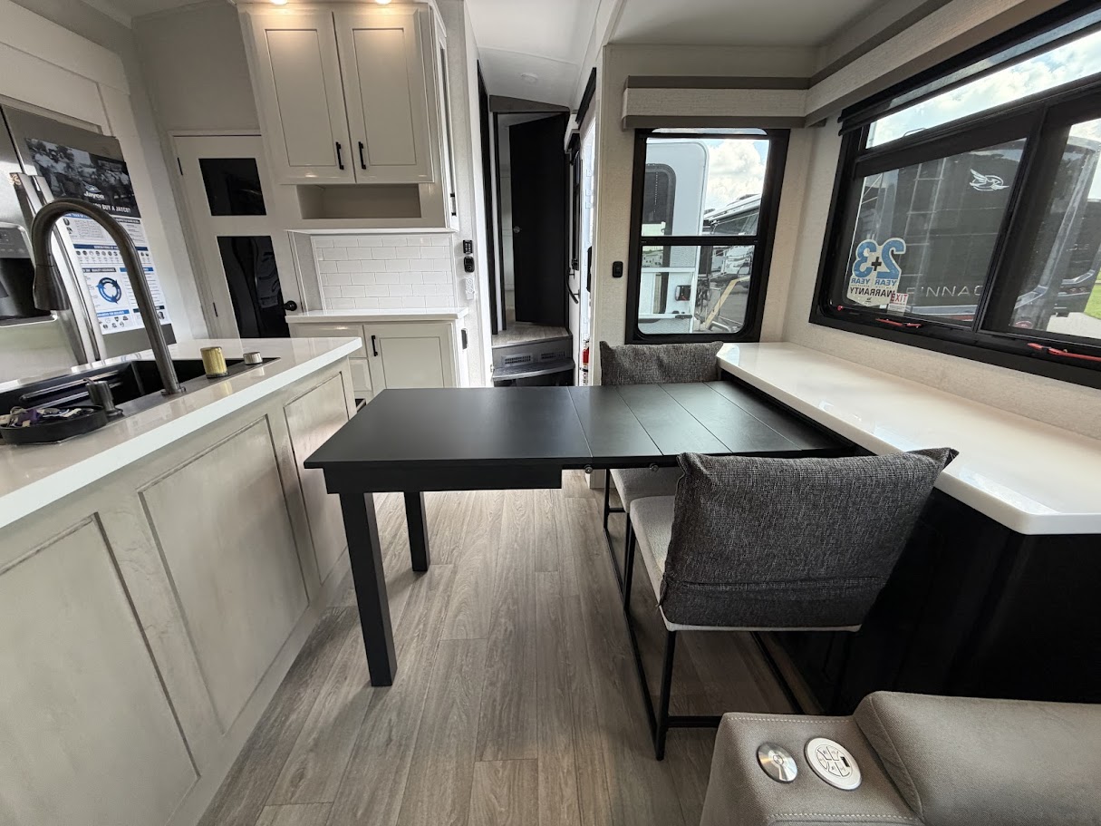 2027 JAYCO PINNACLE 32RLTS - Image 21