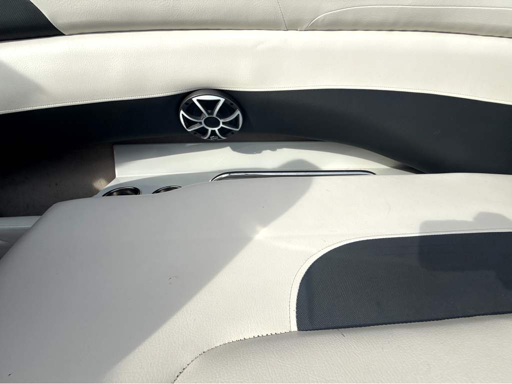 2015 Crownline 235SS - Image 15