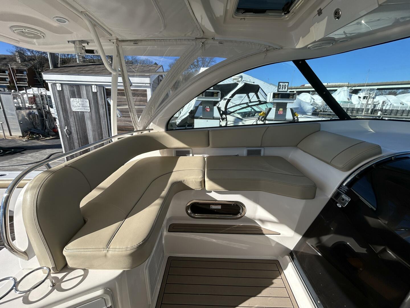2018 Pursuit OS 385 Offshore - Image 8