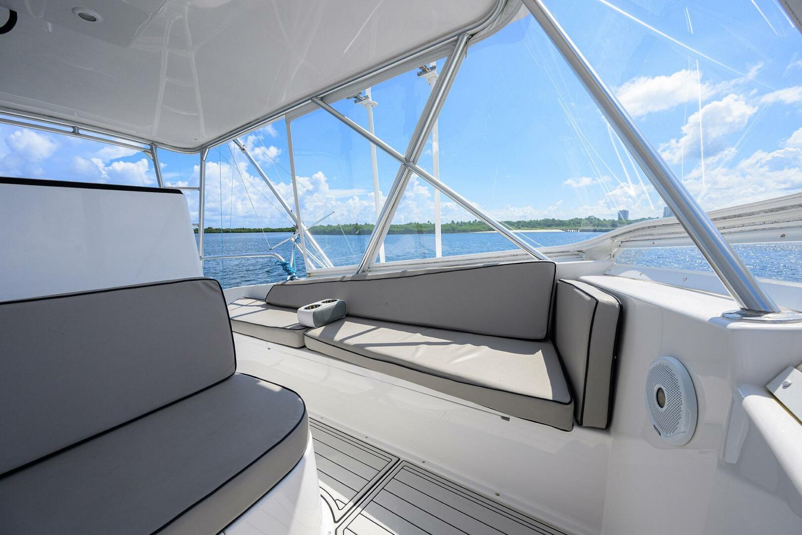 2000 Viking 50 Convertible - Image 33