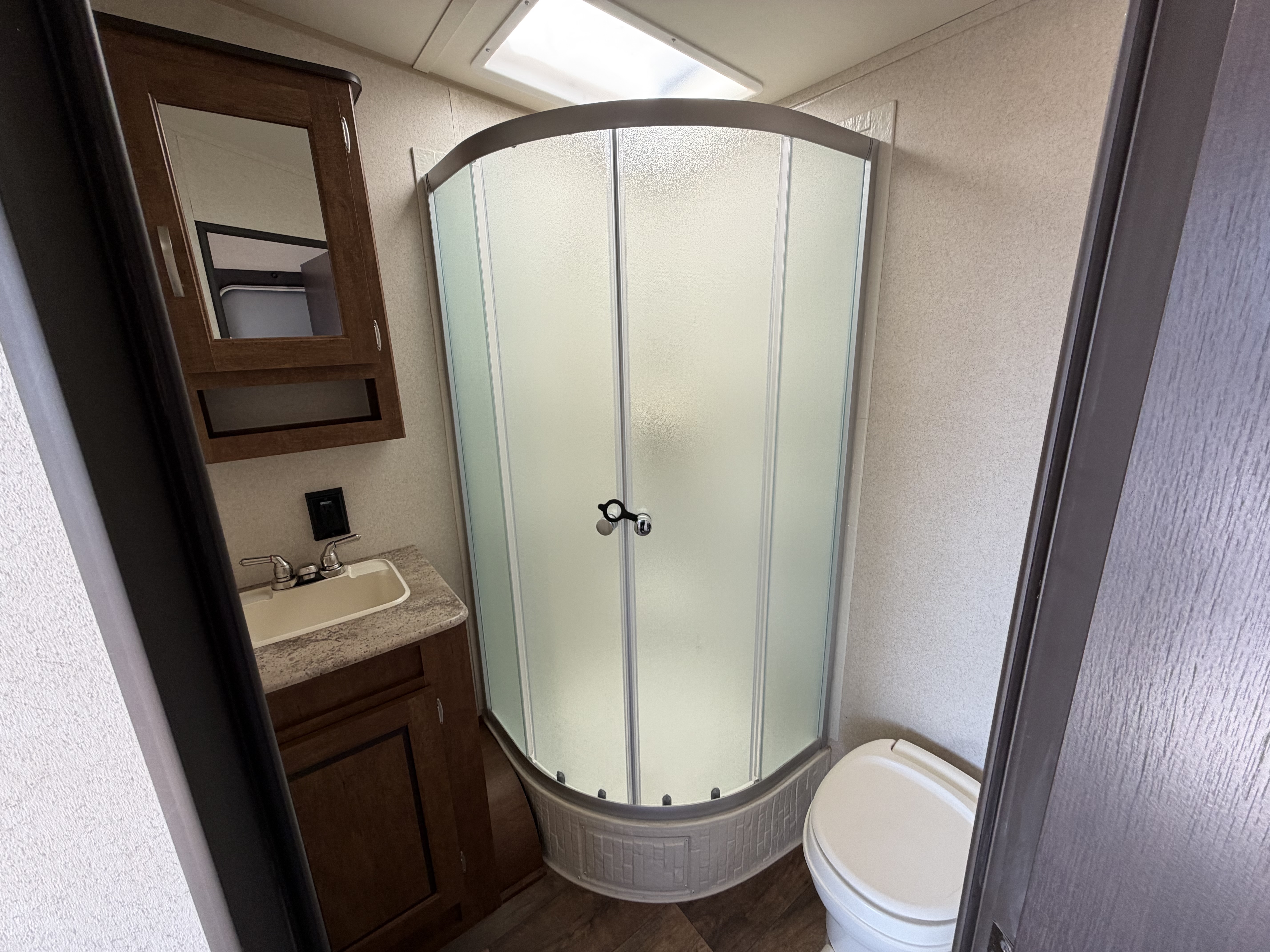 2017 Forest River Wildwood X-Lite West 211SSXL - Image 13