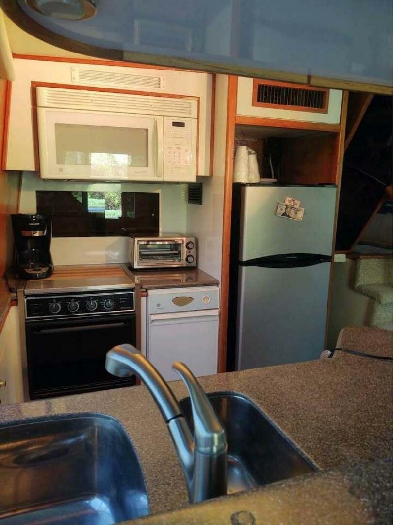 2000 Bayliner 4788 Pilot House Motoryacht - Image 20